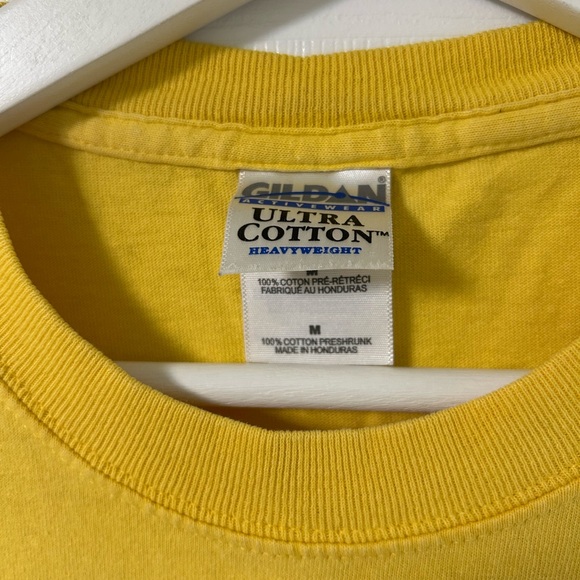 Yellow Rabbit Hash General Store T-Shirt - Picture 2 of 3